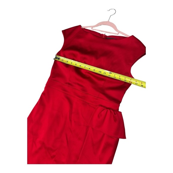 St. John
Elegant Cocktail dress in Venetian Red size 4 - Picture 14 of 16